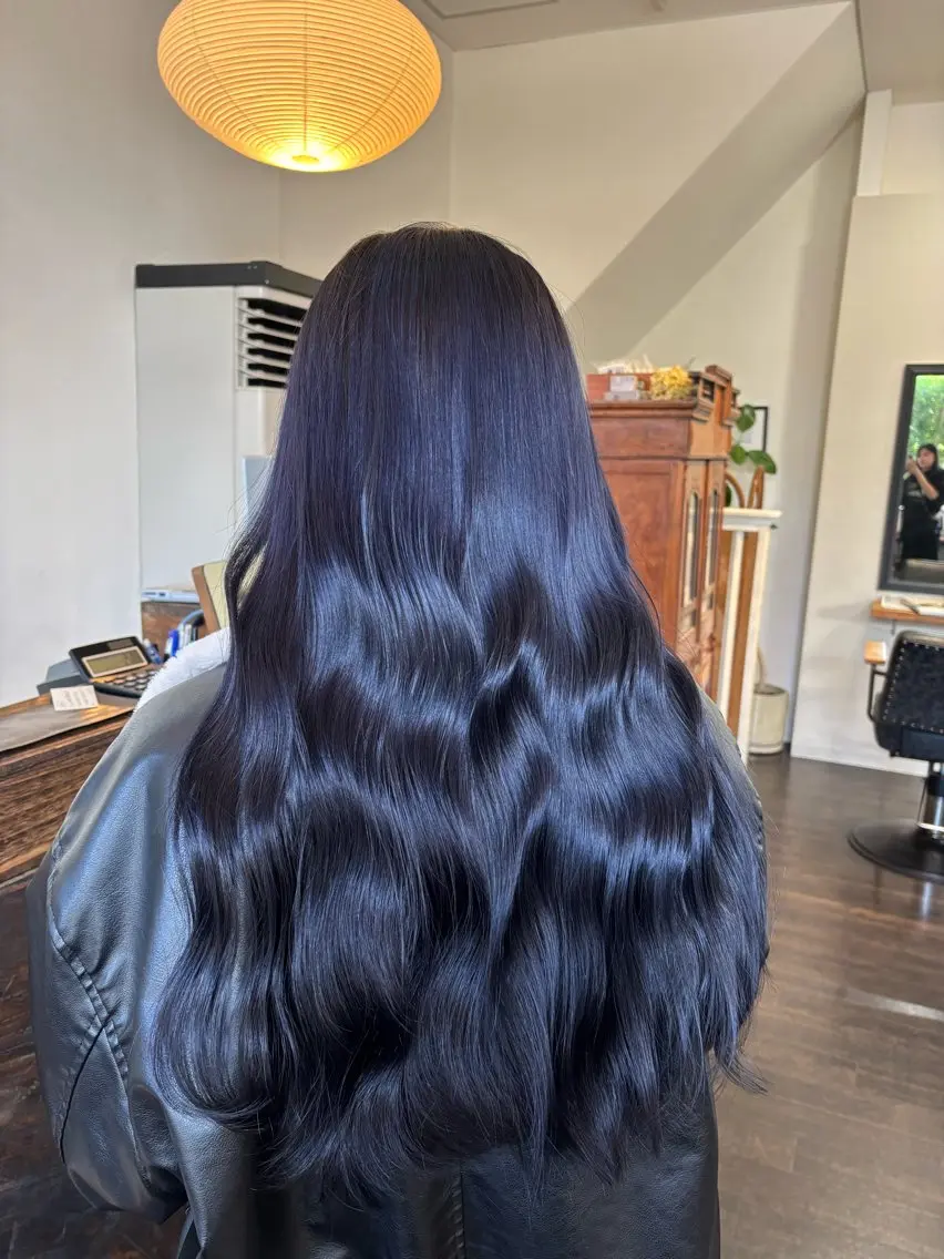 ロング 三國 栞音のヘアスタイル
