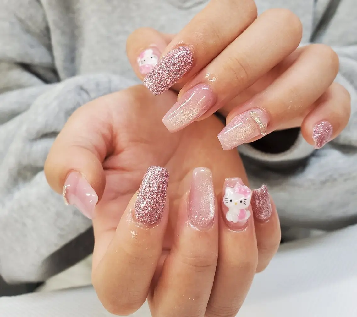 ネイル ガーリー ラメ(グリッター) マグネットネイル ピンク ワンホンネイル ハンドネイル Nail 🌱TSUBASAのネイルデザイン