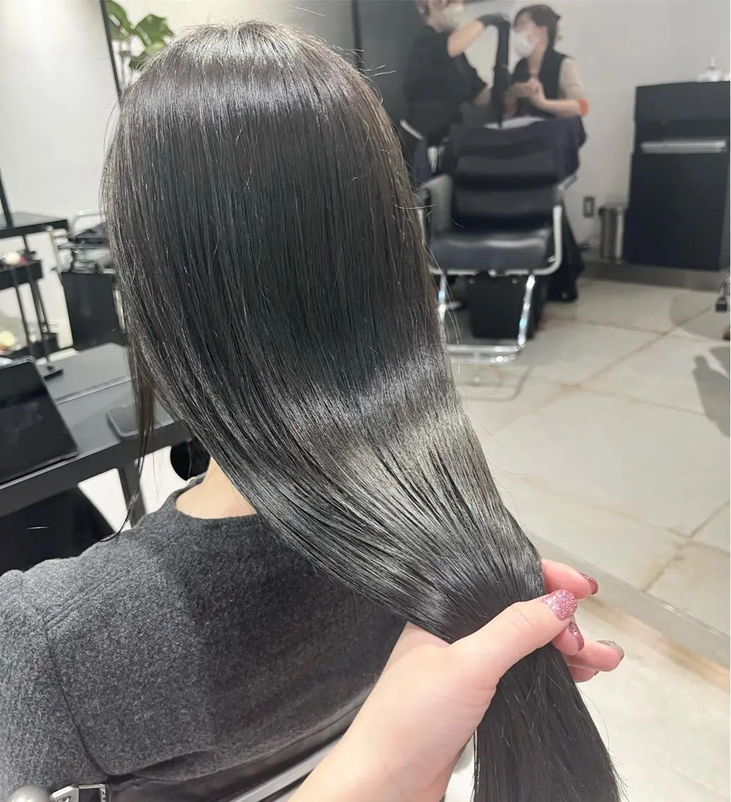 ロング カラー パーマ ヘアアレンジ カット ヘアカラー トリートメント 透明感/オリーブ/ グレージュ/YUKAのヘアスタイル