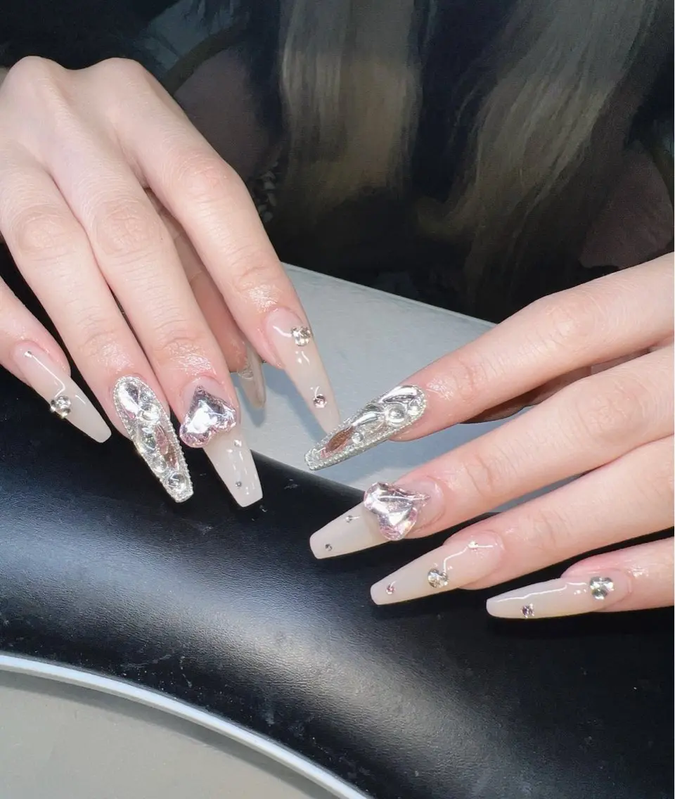 ネイル オーロラネイル チークネイル 長さ出し フットネイル フレンチネイル ハンドネイル Lee Nailsのネイルデザイン