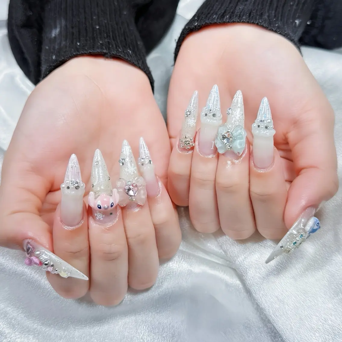 ネイル ボルドー フレンチネイル グラデーション キラキラネイル 韓国ネイル ハンドネイル Rin Nail 新大久保店のネイルデザイン