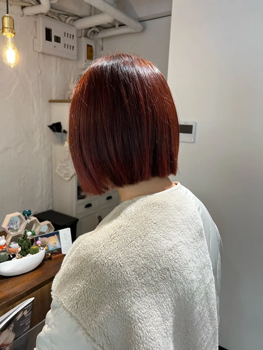 ショート カラー ヘアアレンジ 切りっぱなしボブ レッドカラー ボブ 「sumi」 AMIのヘアスタイル