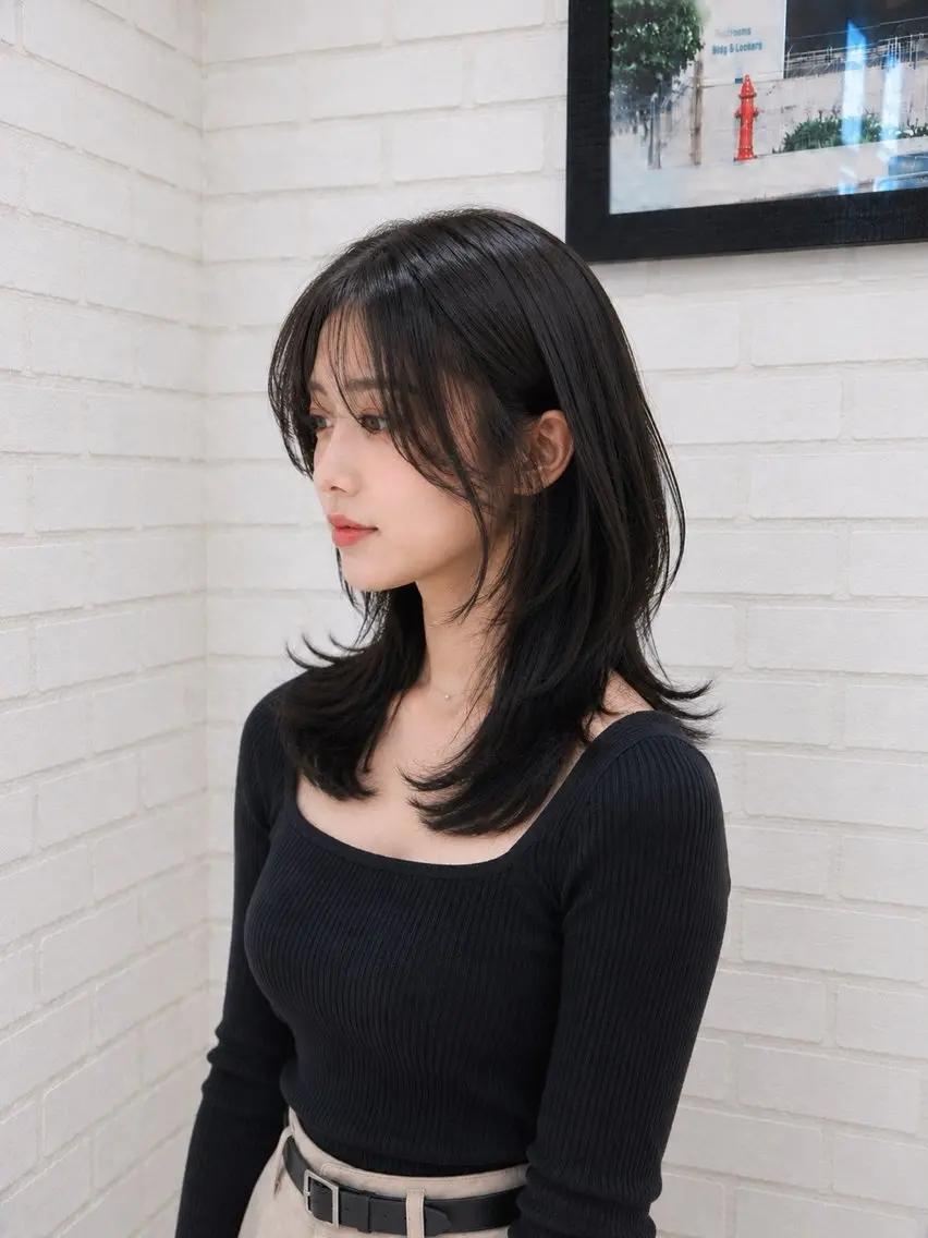 ミディアム くびれヘア 顔まわりレイヤー 顔周りカット 韓国風ヘア レイヤーカット ヘアカラー 髪質改善 韓国風 池田一之のヘアスタイル