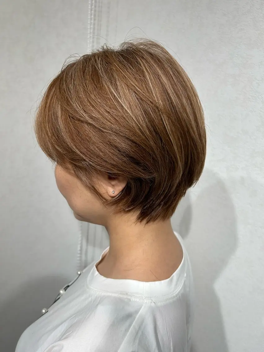 ショート ヘアカラー 長屋 裕大のヘアスタイル