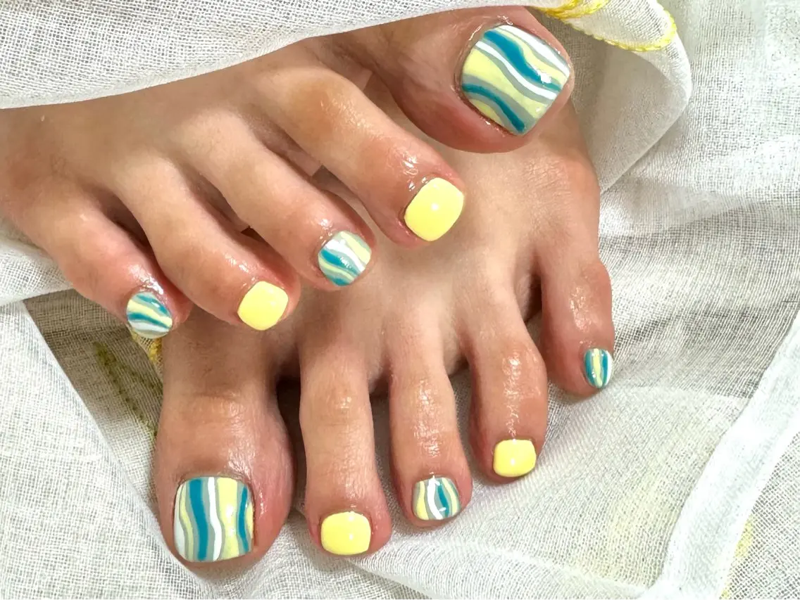 ネイル フットネイル 持ち込み KAORI🦄 星ヶ丘徒歩1分サロンのネイルデザイン