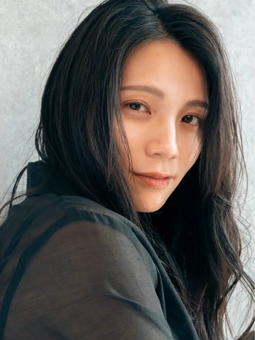 セミロング カット ヘアカラー 堀結香/顔まわり レイヤー/蒲生四丁目のヘアスタイル