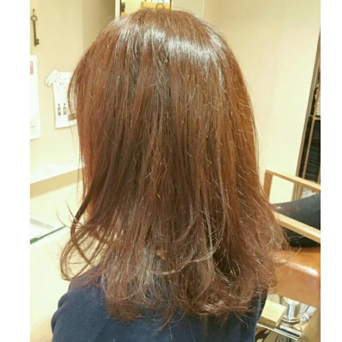 セミロング カラー イルミナカラー ショートヘア💫 ハイトーン西田拓馬のヘアスタイル