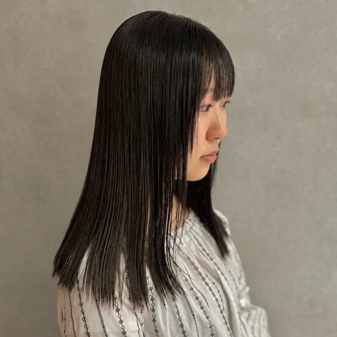 セミロング 透明感/オリーブ /わがつまこうすけのヘアスタイル