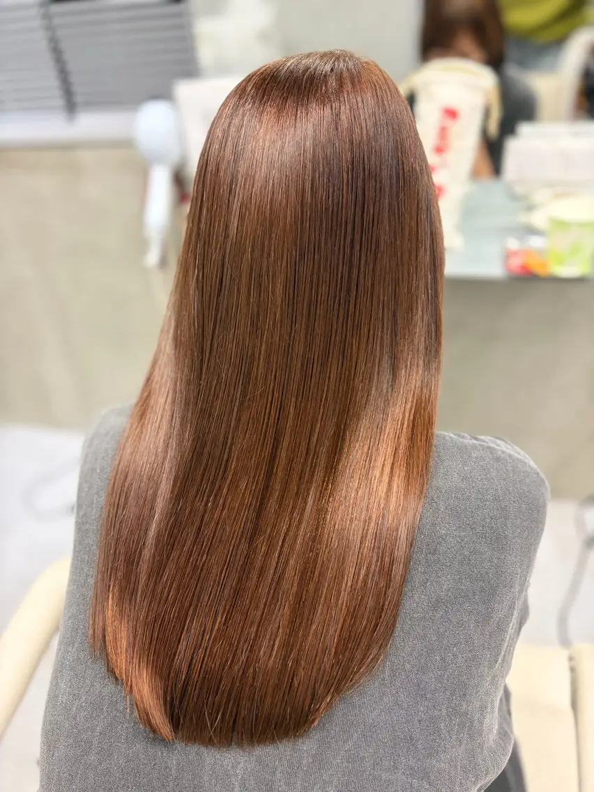 ロング ヘアカラー 松山 琳音菜のヘアスタイル
