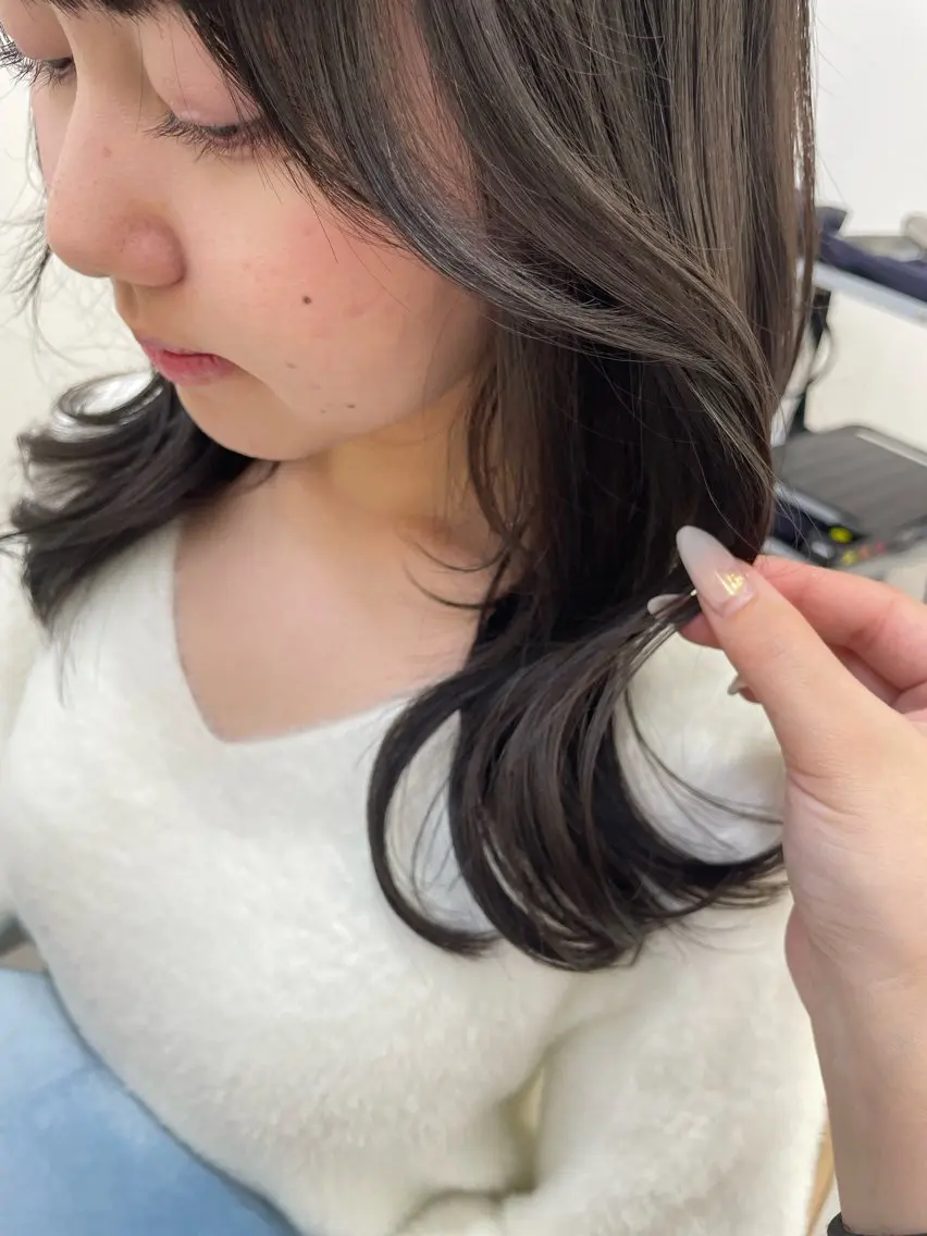ミディアム カット ヘアカラー トリートメント N°Elune RINNAのヘアスタイル