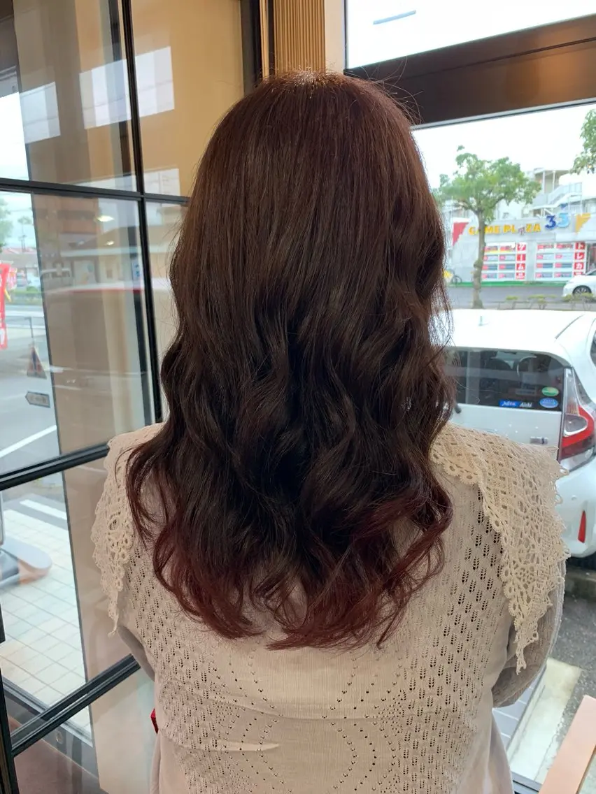 ロング カラー 岡田 七海のヘアスタイル