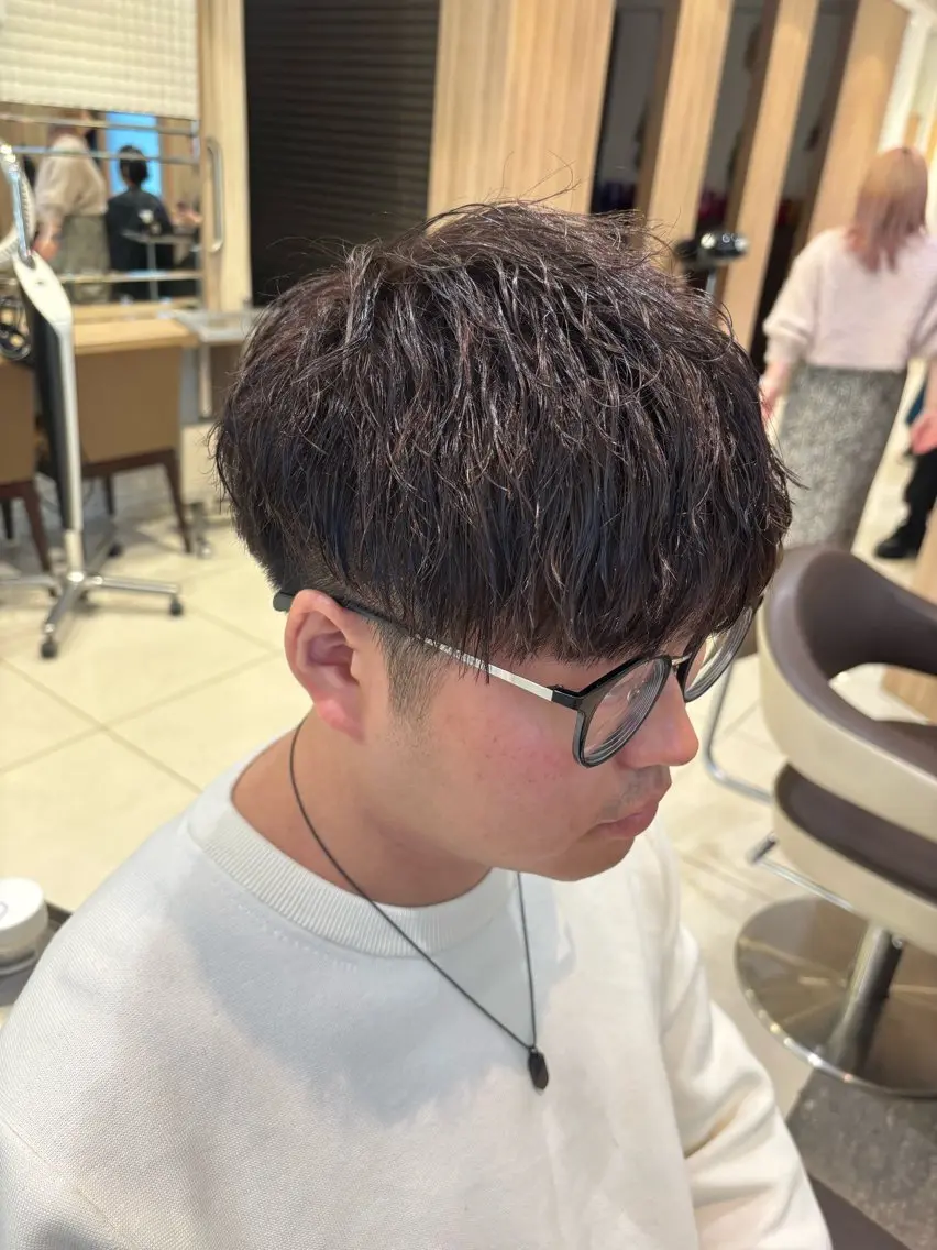 パーマ メンズ メンズパーマ メンズツイストパーマ ツイストパーマ カルマ･ニュアンス/ 縮毛/レイヤーaoiのヘアスタイル