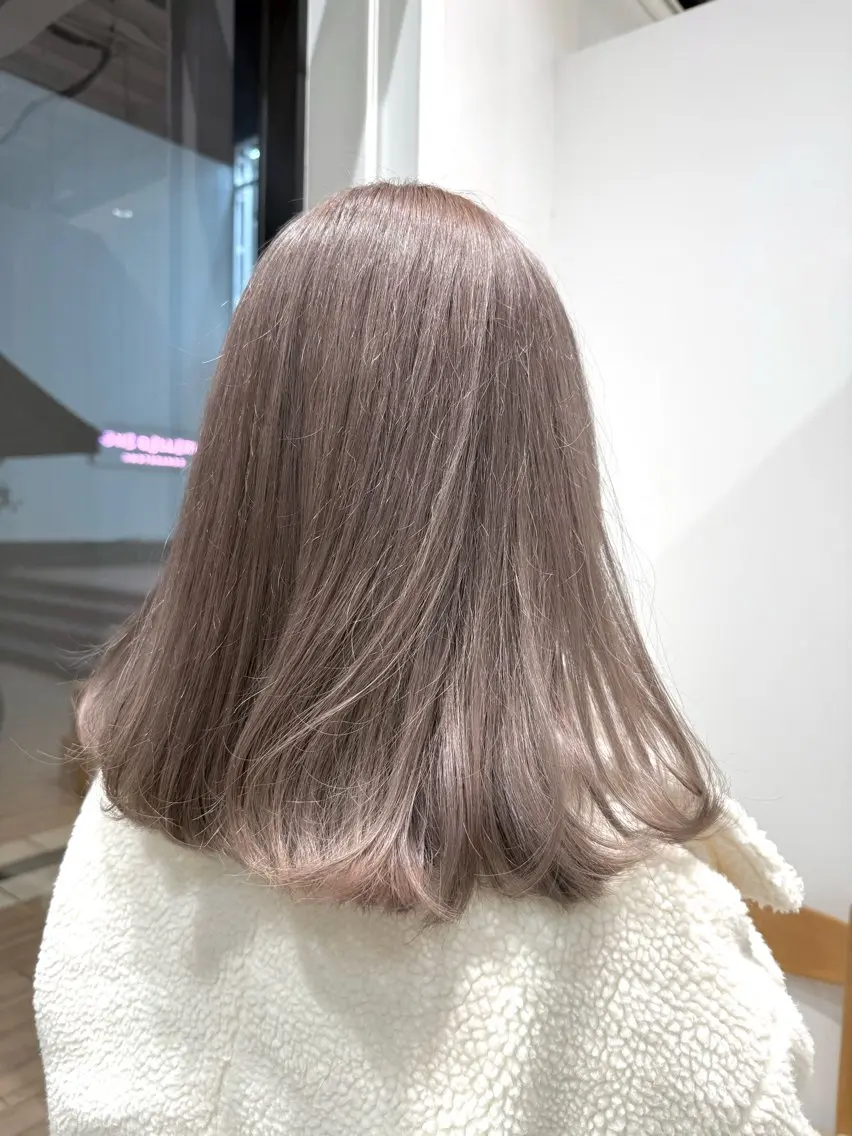 ミディアム カット ヘアカラー トリートメント 🦋透明感カラー /ケアブリーチ🦋のヘアスタイル