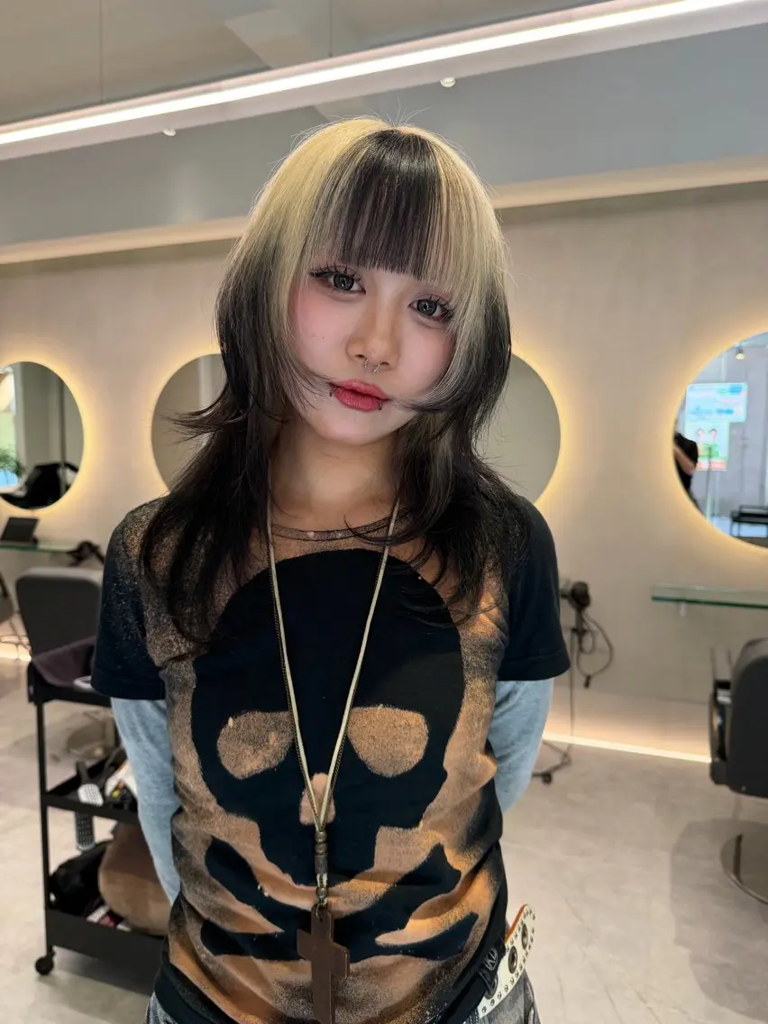 カラー ヘアカラー 🎵AIRI/ヘアー ⭐︎アートネイル🪽のネイルデザイン