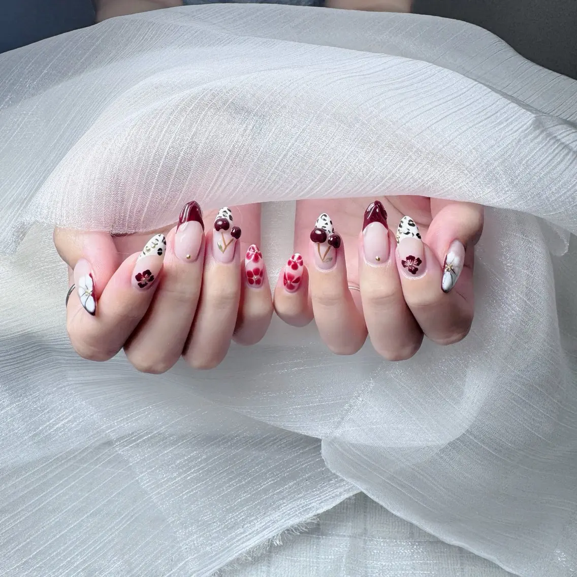 ネイル チークネイル フレンチネイル グラデーション 韓国ネイル マグネットネイル ハンドネイル Hana Nailのネイルデザイン
