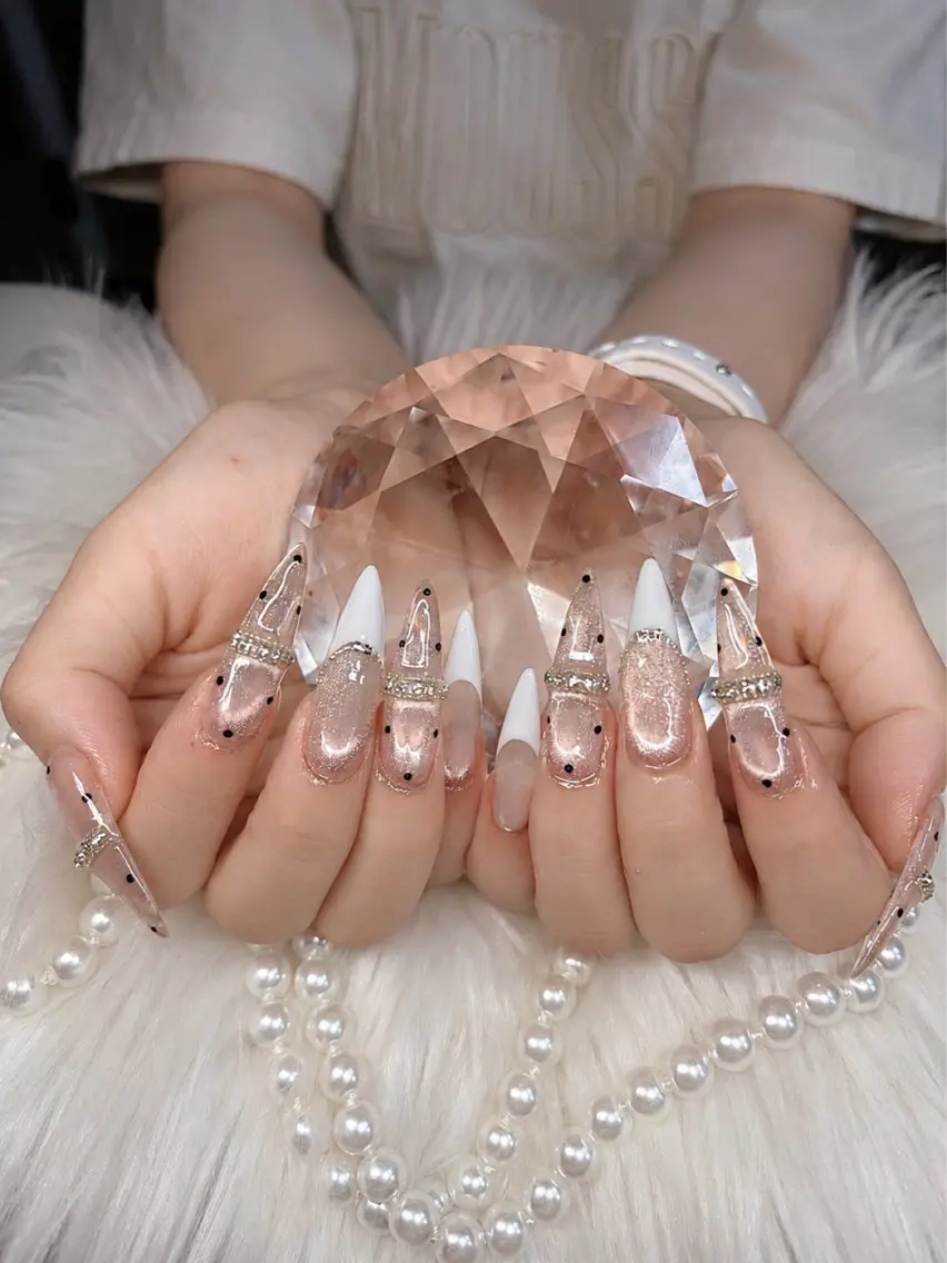ネイル アートネイル オーロラネイル チークネイル 長さ出し フットネイル ハンドネイル Chan nailsのネイルデザイン