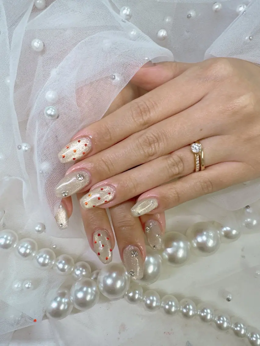ネイル フレンチネイル ジェルネイル ガラスフレンチ キラキラネイル ワンカラーネイル ハンドネイル Queeens nailのネイルデザイン