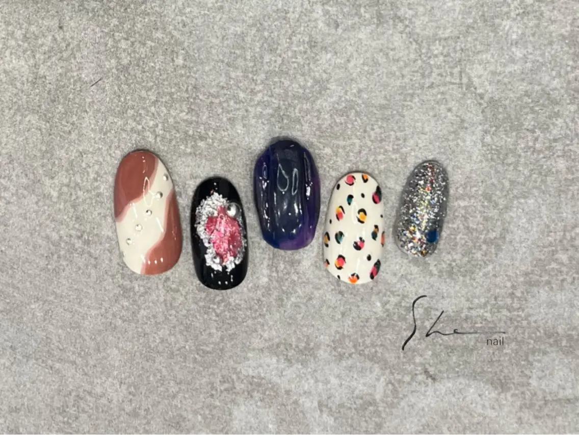ショート ハンドネイル SHE adusaのネイルデザイン