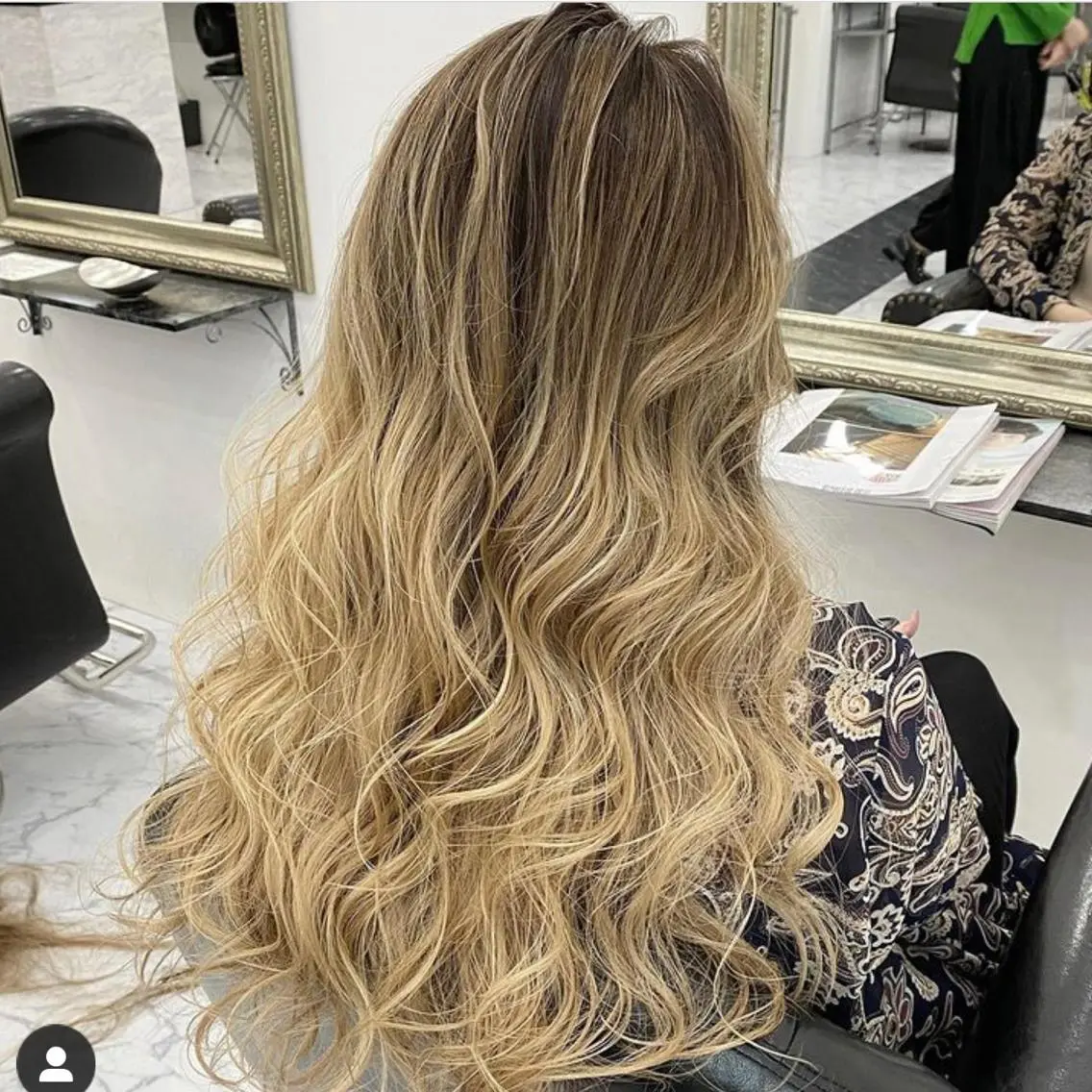 ロング カラー グラデーションカラー DEAN ISLA 海外風ヘアサロンのヘアスタイル