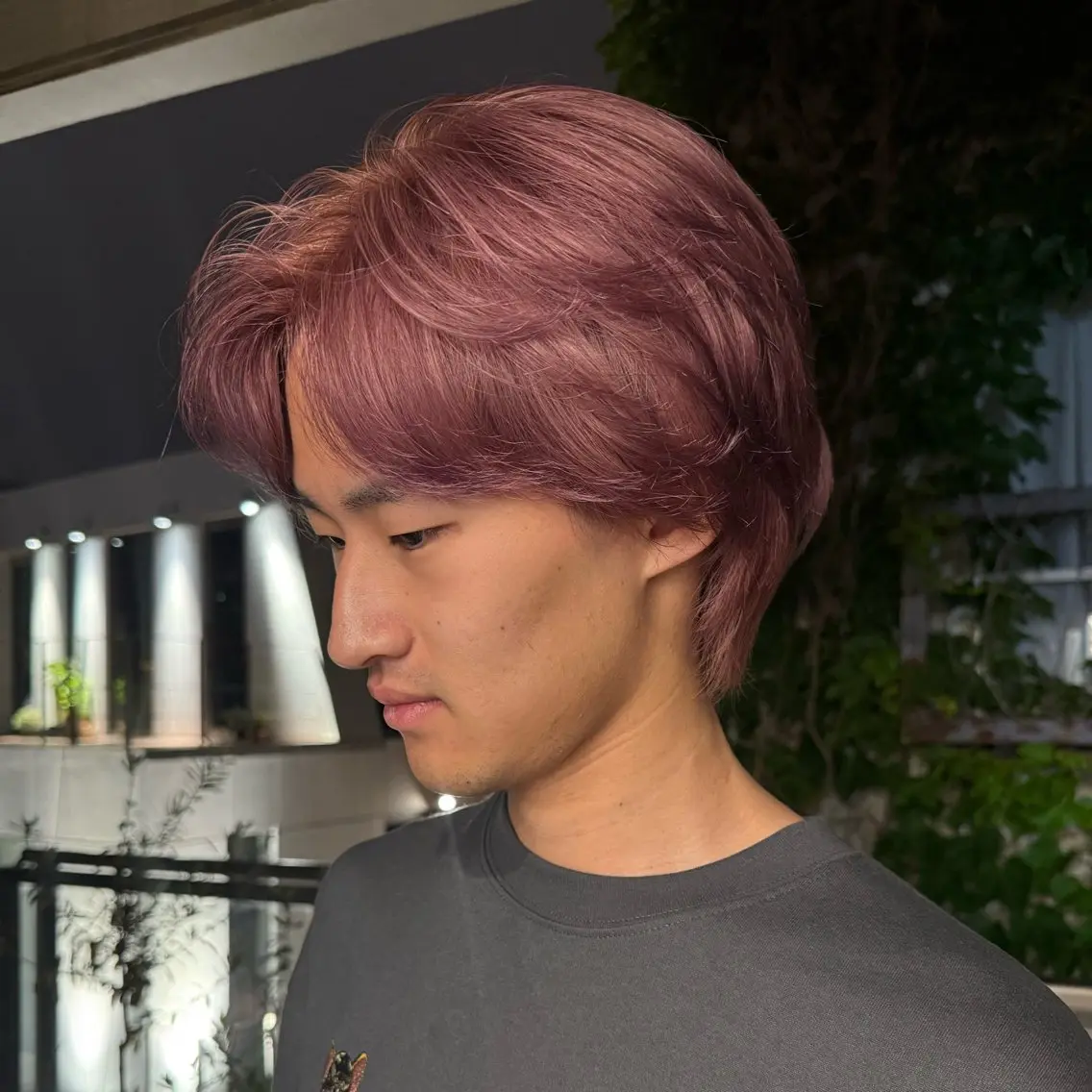 ショート カラー メンズ センターパート 透明感カラー ピンクカラー ピンクパープル パープルカラー ヘアカラー ハイトーン/ベージュ /流星💫のヘアスタイル