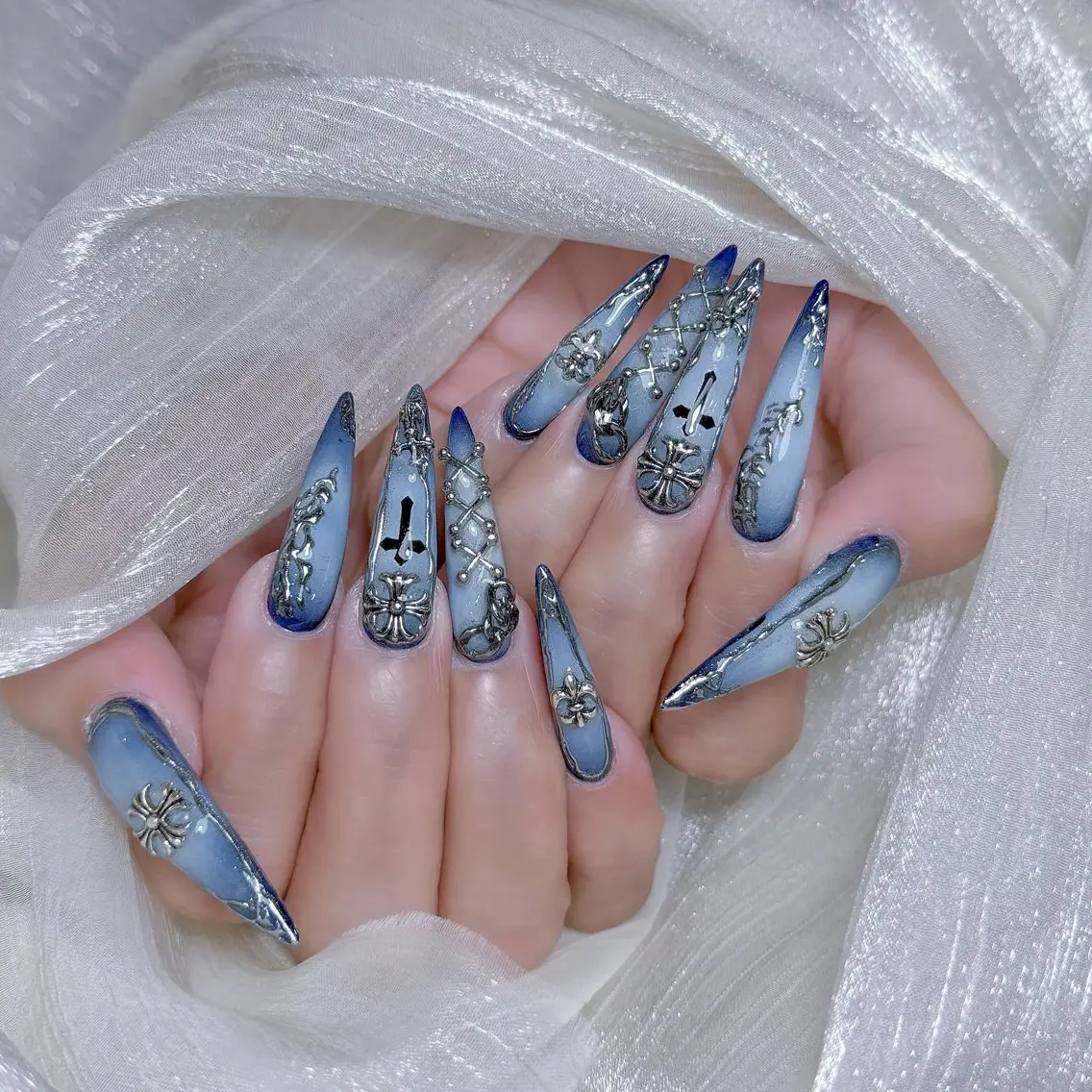 ネイル オーロラネイル チークネイル 桜ネイル クリアネイル ドット ハンドネイル Rin Nail Shinokuboのネイルデザイン