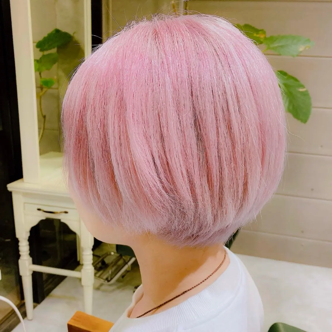 ショート カラー ブリーチ デザインカラー ハイトーンカラー ピンクカラー ヘアカラー トリートメント DAYS Men’sのヘアスタイル