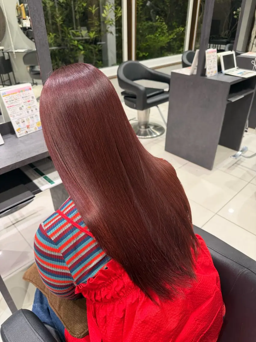ロング カラー ブリーチ ブリーチなしカラー レッドカラー 小見 桜太のヘアスタイル