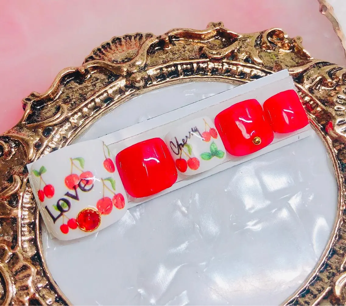 ネイル フットネイル フットネイル CROWN プライベートサロンのネイルデザイン