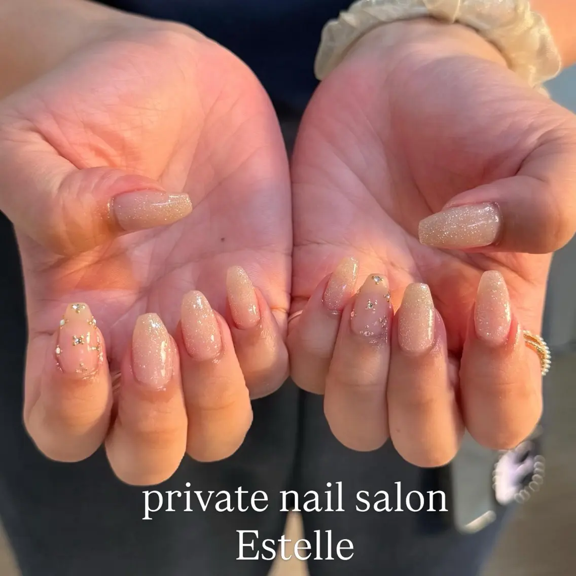 ネイル アートネイル フラッシュネイル ラメ(グリッター) ピンク ハンドネイル nail salon Estelleのネイルデザイン