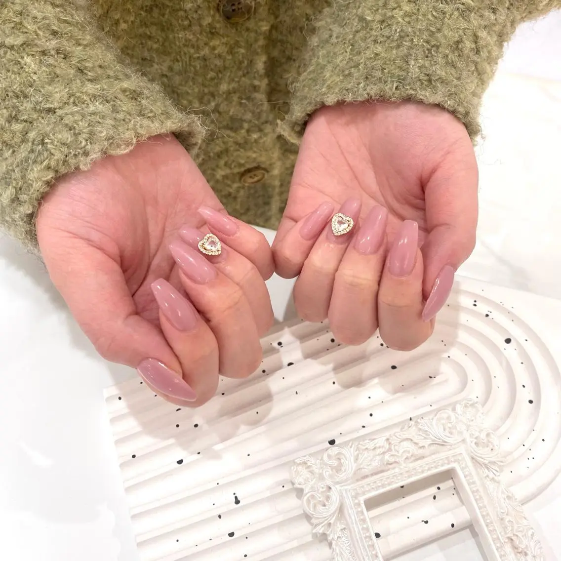 ネイル ワンカラーネイル FLY Nail Salonのネイルデザイン