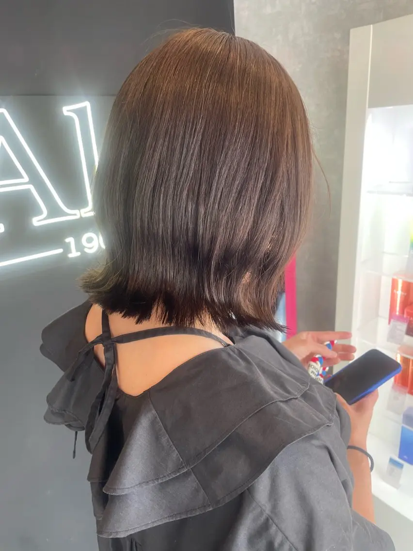 ミディアム カラー ベージュカラー オリーブベージュ カット ヘアカラー  ︎︎ 寧音のヘアスタイル