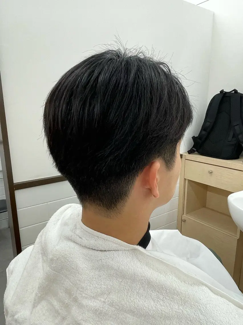 メンズ センターパート ツーブロック 西沢 良彌のヘアスタイル