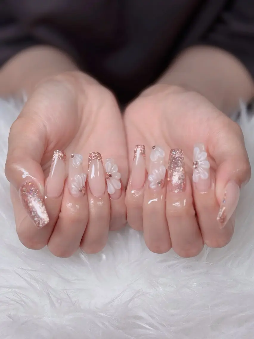 ネイル フレンチネイル ジェルネイル ガラスフレンチ ハロウィン ハート ハンドネイル H.baby Nail Salonのネイルデザイン