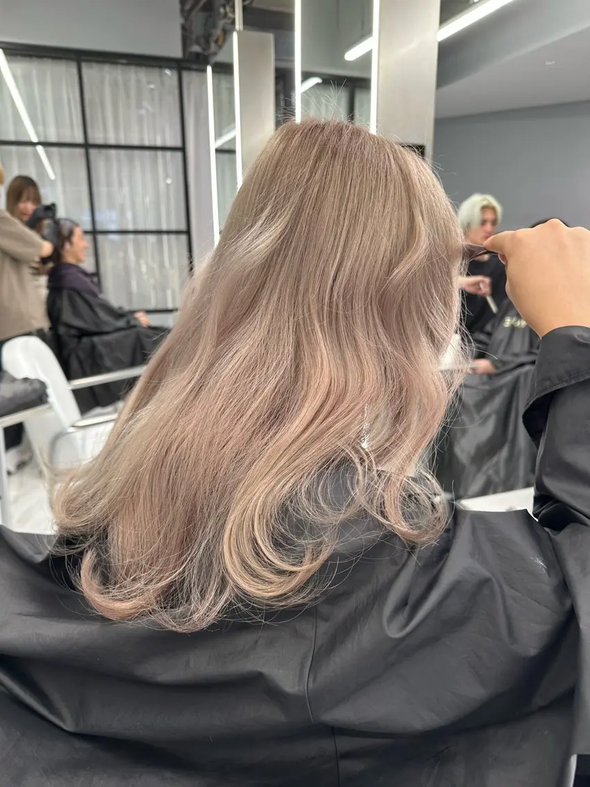 ロング カラー 新宿店長 🦄ブリーチYUGOのヘアスタイル