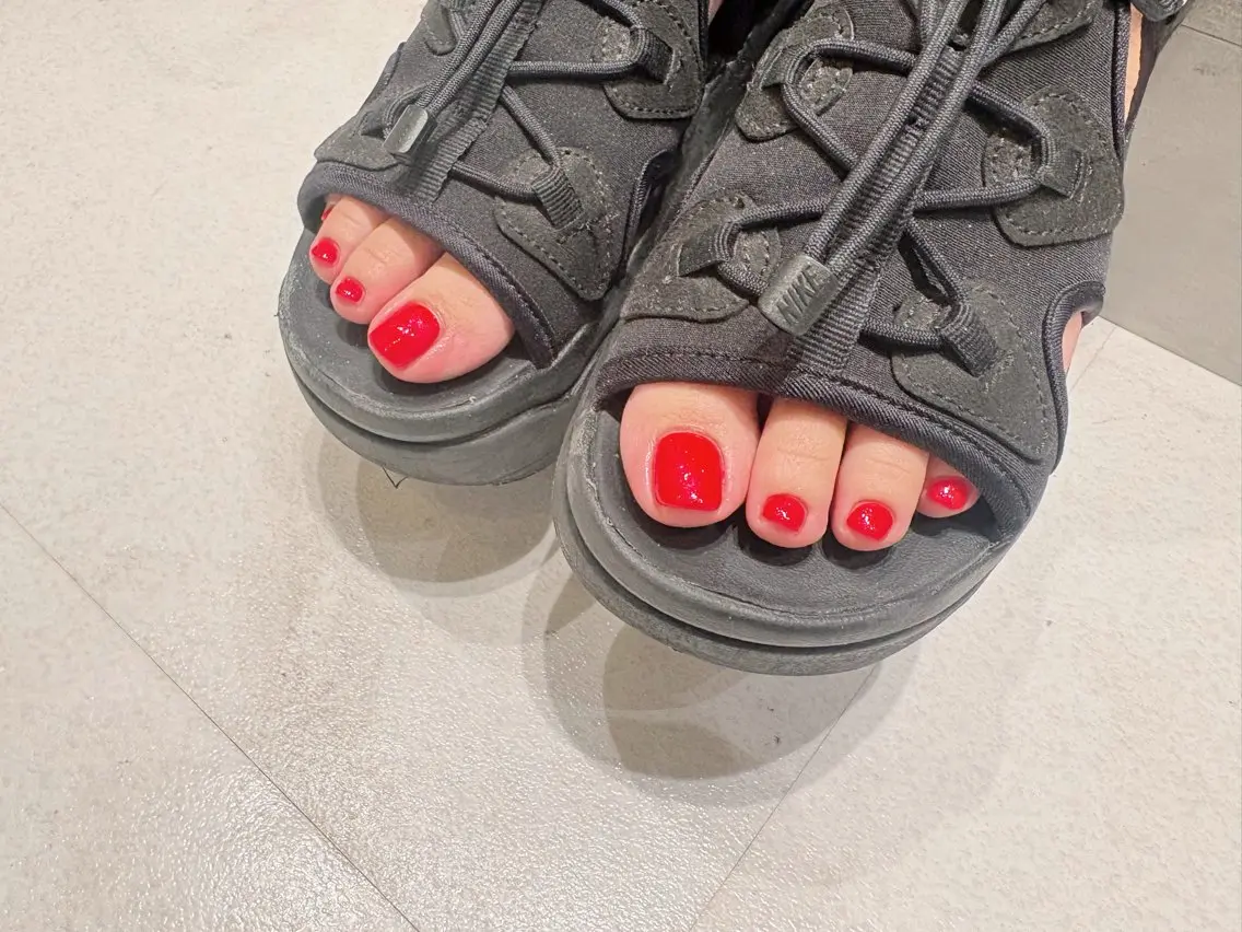 ネイル フットネイル ワンカラーネイル DEE nail momoka.Uのネイルデザイン
