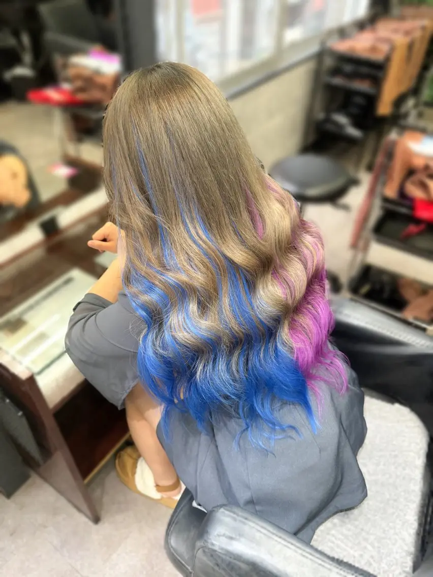 ロング カラー カット ヘアカラー トリートメント エクステ ハイトーンエクステ 🎩カズキ🎩のヘアスタイル