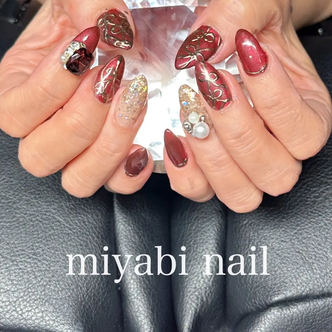 ネイル アートネイル オーロラネイル ボルドー ジェルネイル ゴールド ハンドネイル miyabi nail 桂川駅近くのネイルデザイン