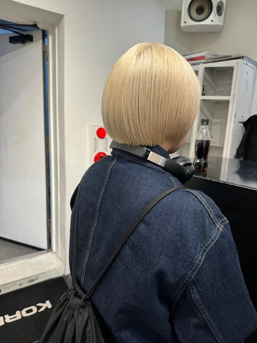ショート カラー ヘアアレンジ ブリーチ 抜きっぱなしブロンド ブロンド カット ヘアカラー トリートメント 艶ハイトーン/ヘア アレンジAYAKAのヘアスタイル