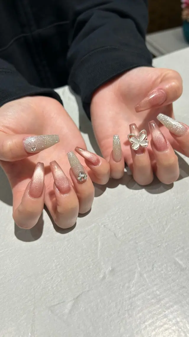 ネイル キラキラネイル ロングネイル マグネットネイル Lulea nailのネイルデザイン