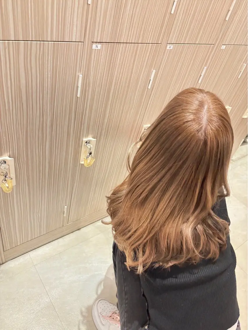 セミロング ヘアカラー 濱中 里帆のヘアスタイル