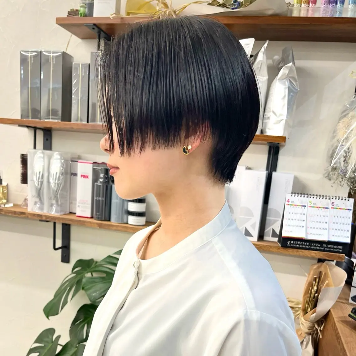 ショート ハンサムショート ボブ 髪質改善 レイヤーカット 似合わせカット カット トリートメント 初めてのショート お任せください✂️のヘアスタイル