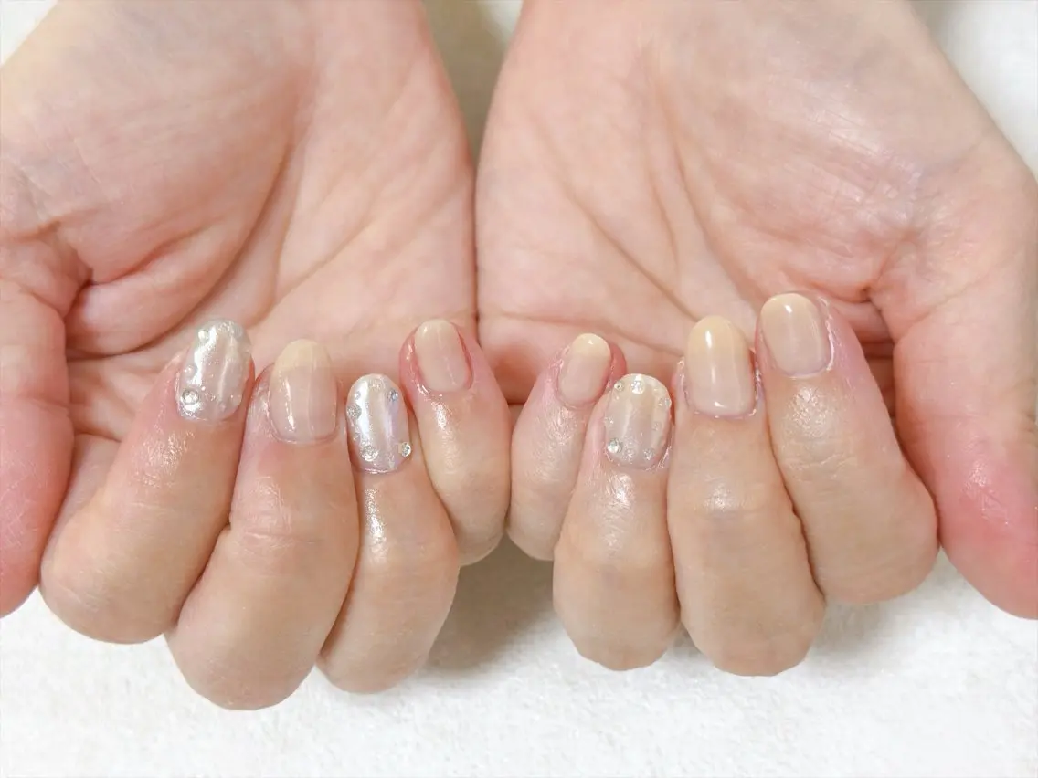 ネイル オーロラネイル フットネイル フレンチネイル ジェルネイル マグネットネイル ハンドネイル mogunail &blowのネイルデザイン