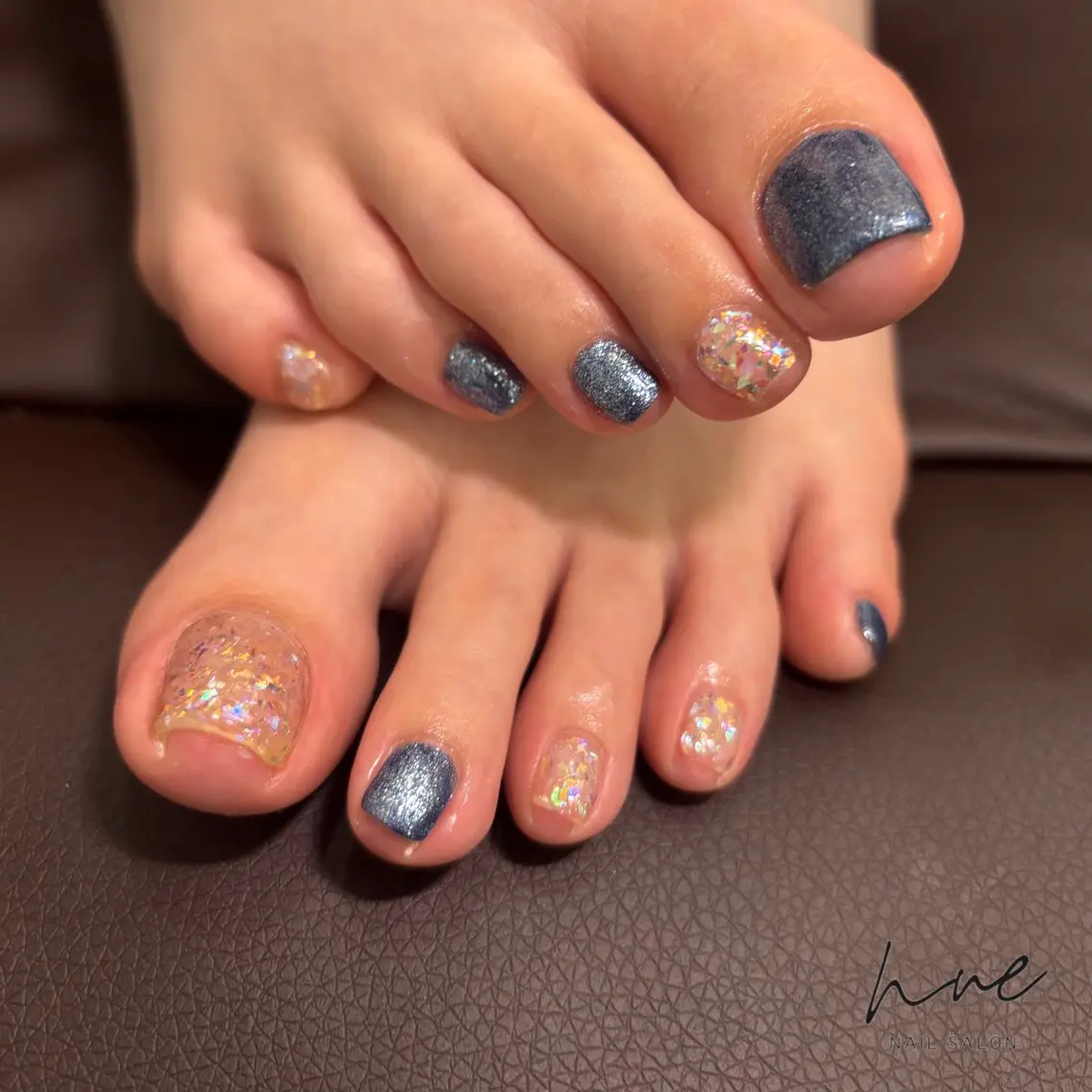 ネイル ラメ(グリッター) フットネイル 【nueムー】 SAKI.Eのネイルデザイン