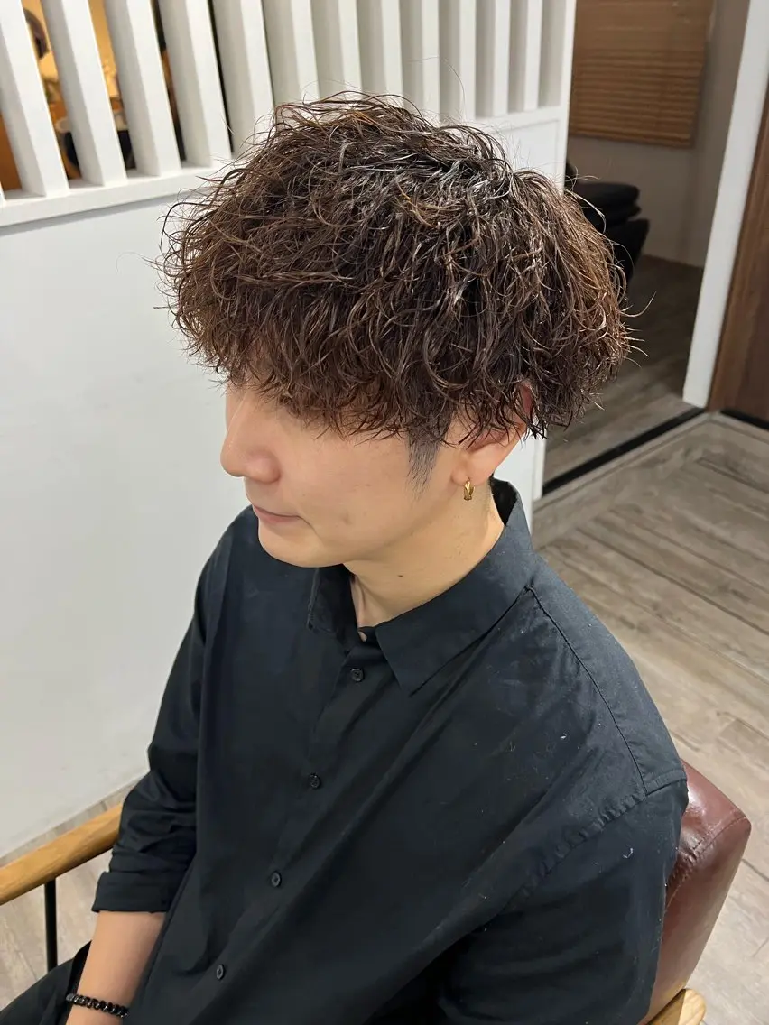 メンズ オールバック アップバング ビジネス カルマパーマ モヒカン メンズパーマ/メンズ カット　丹上俊弥のヘアスタイル