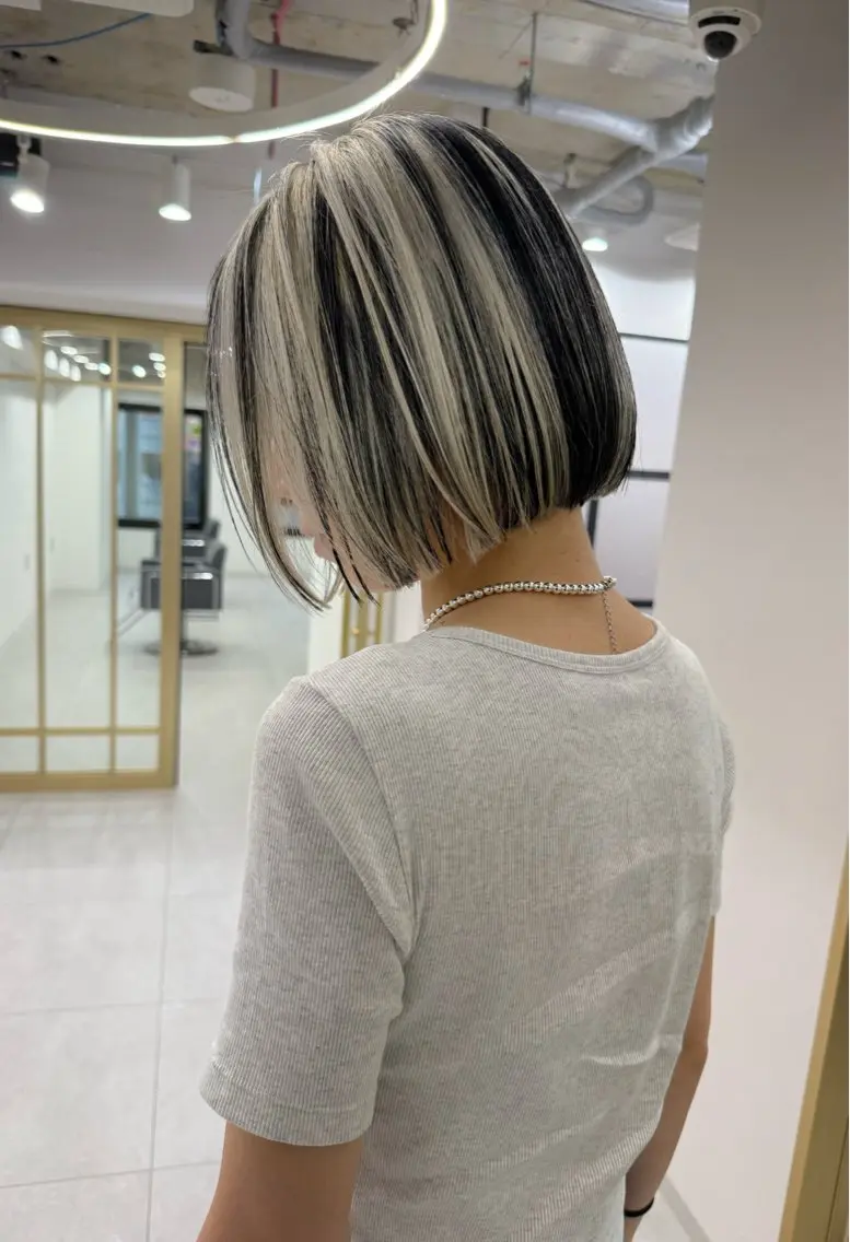 ミディアム ボブ TAIRA横浜ウルフ 🐺デザインカラーのヘアスタイル