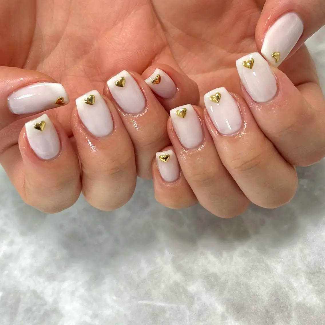 ネイル 長さ出し ジェルネイル キラキラネイル 韓国ネイル オフィスネイル nails' it...のネイルデザイン