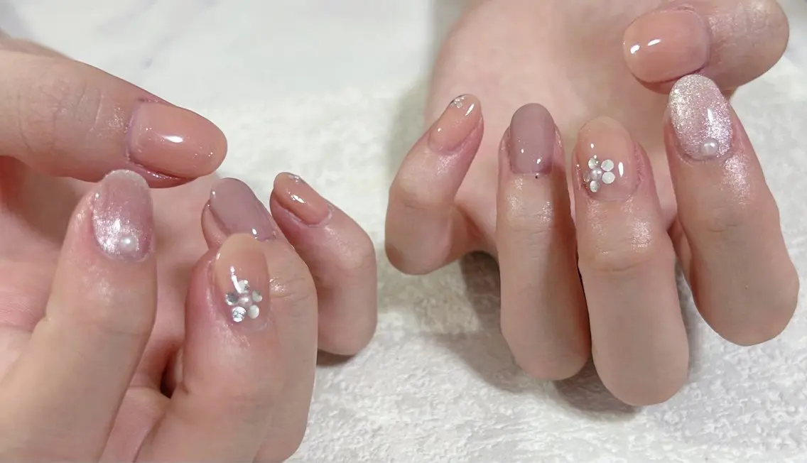 ネイル オーロラネイル フットネイル フレンチネイル ジェルネイル 韓国ネイル mogunail &blowのネイルデザイン