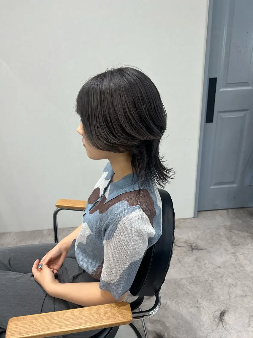 ミディアム カラー ベージュカラー ブリーチ ケアブリーチ デザインカラー ダブルカラー ヘアカラー アオリ/韓国風 ハイトーン/レイヤーのヘアスタイル