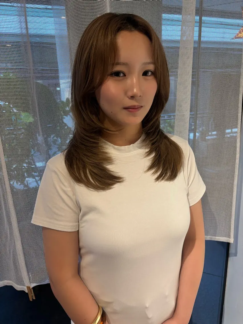 セミロング カット lot れののヘアスタイル