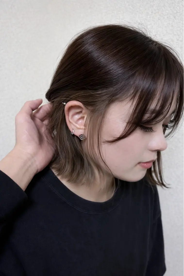 ミディアム カラー ベージュカラー ブラウンカラー インナーカラー ミルクティーベージュ ボブ iroN 小泉 俊太のヘアスタイル